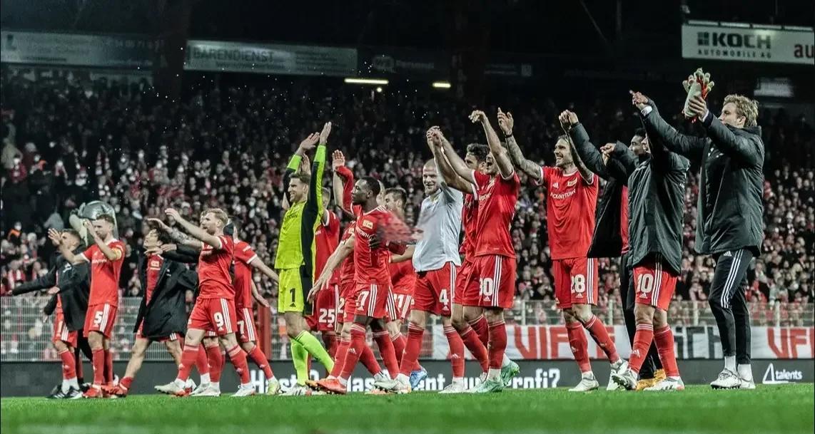 爱游戏入口 西亚卡姆打的什么位置 