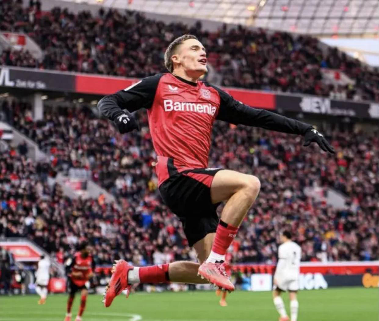 AYX爱游戏中国关键时刻英超传出新动向，莱比锡外线爆发，管理层表态：悬念犹存，高层口径保持一致的简单介绍